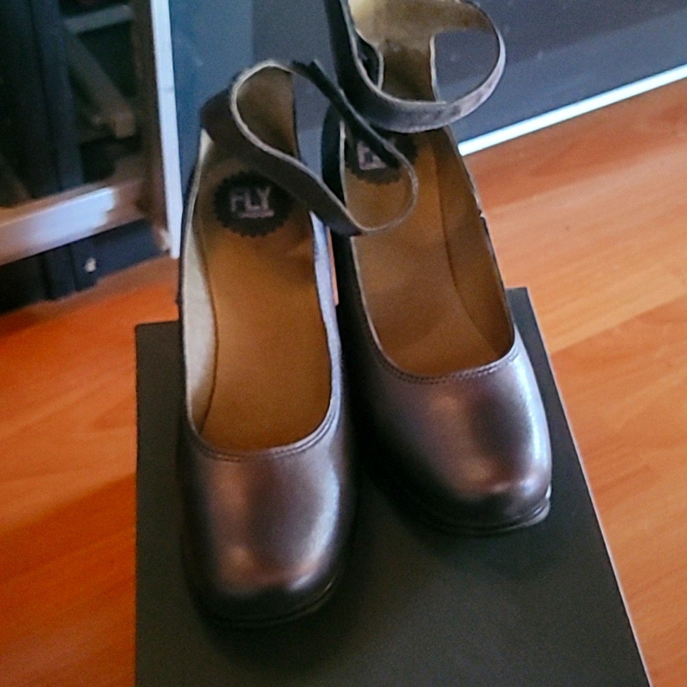 Fly London platform wedge shoes women.New. Size 39EU/8.5 US grey - Picture 2 of 4